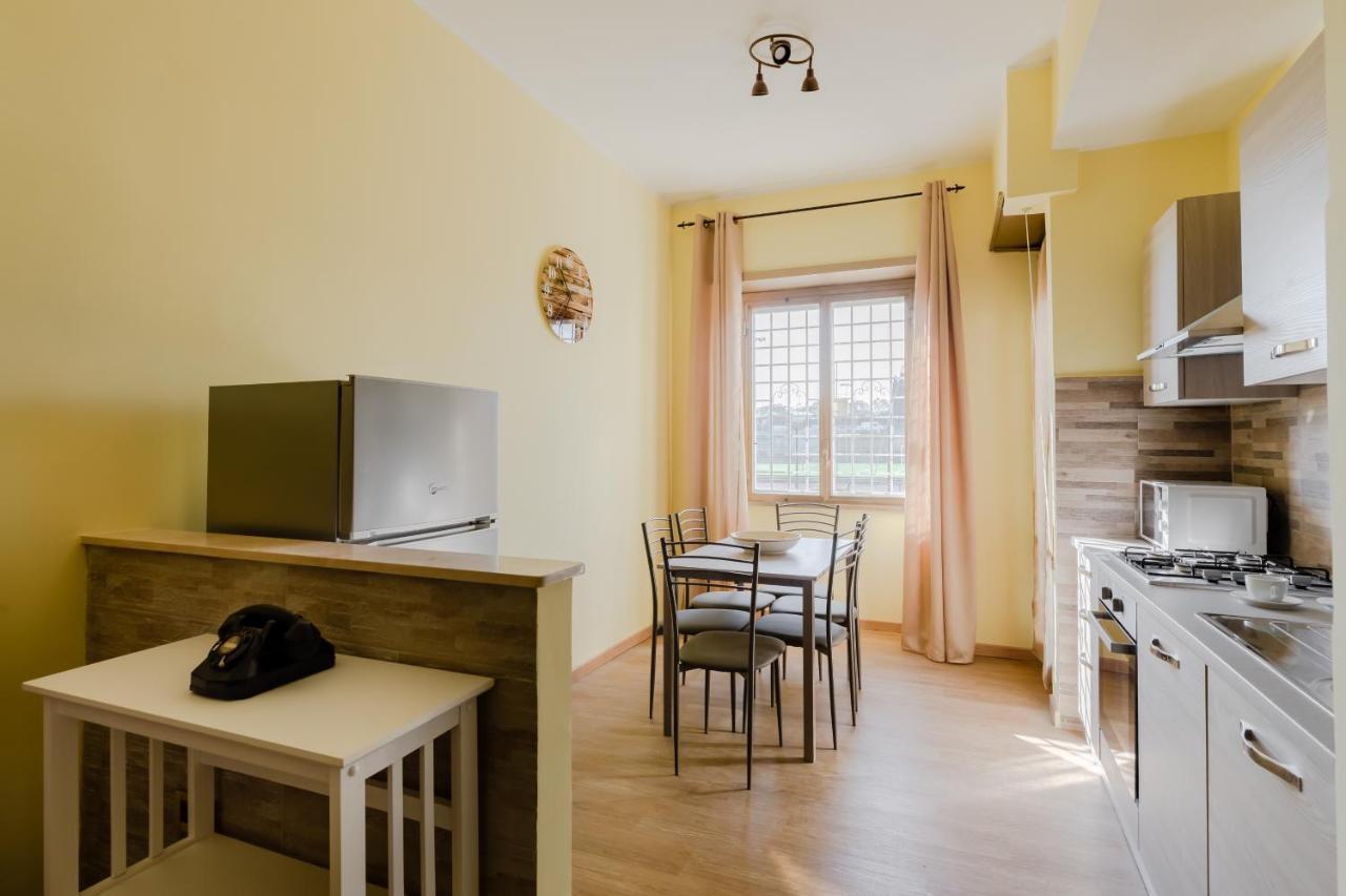 Le Rondini Apartment, 5 Persone, 2 Balconi, Policlinico Tor Vergata E Casilino Rome Bagian luar foto